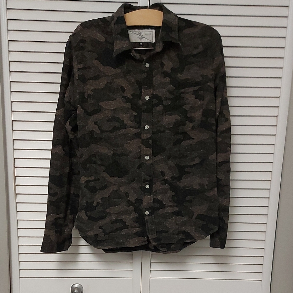Rogue Territory Men's Camo Button-Down Shirt in Olive and Black